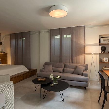 Unique Semi-Basement Stay At The Foot Of The Acropolis Aten Exteriör bild