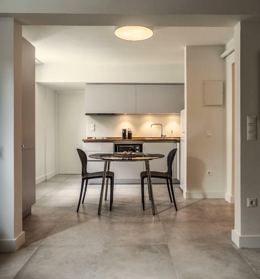 Unique Semi-Basement Stay At The Foot Of The Acropolis Aten Exteriör bild