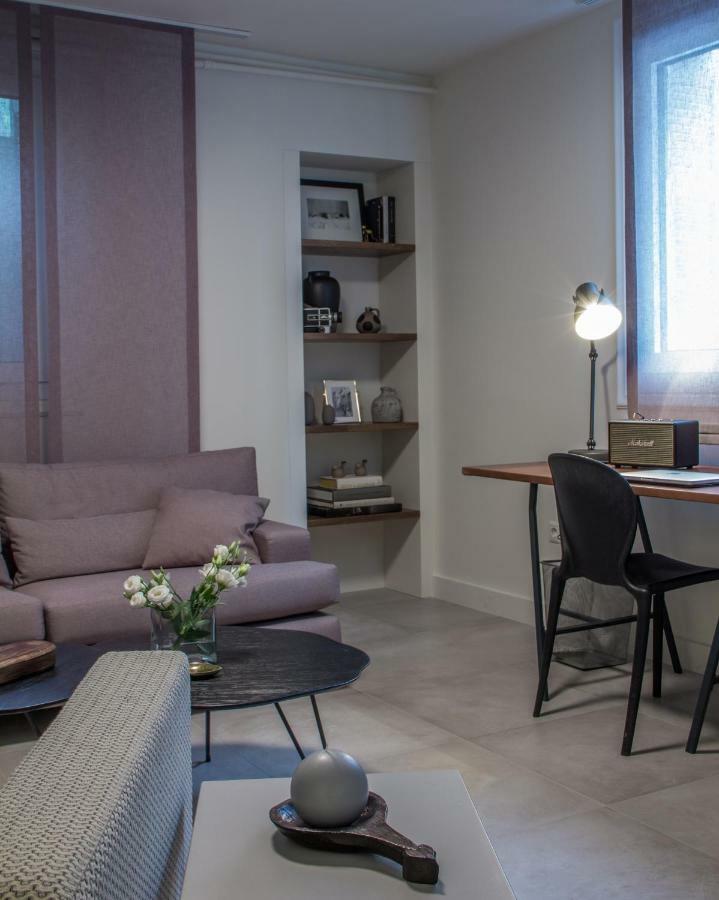 Unique Semi-Basement Stay At The Foot Of The Acropolis Aten Exteriör bild